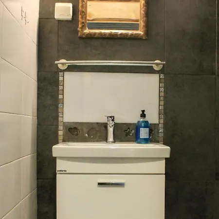 Village House Апартаменты Karkola