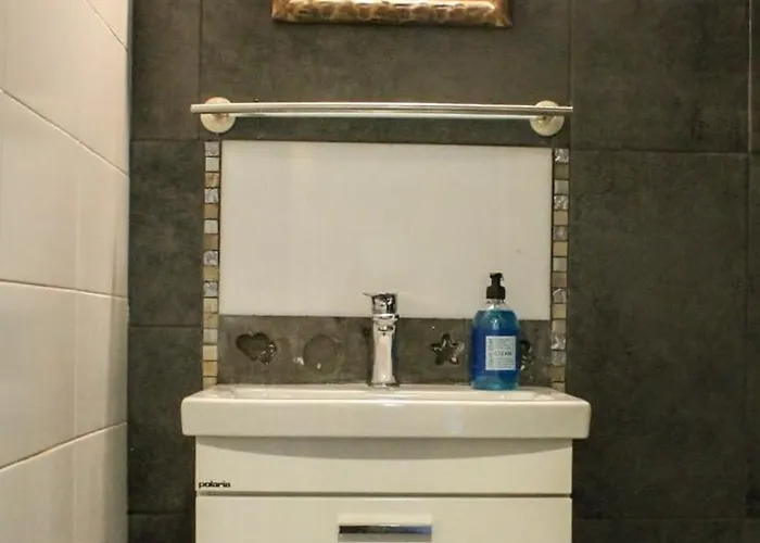 Village House Apartament Karkola